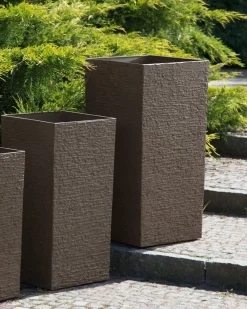 Outlet Beliani Vaso per piante TENNO 40 cm scuro Marrone