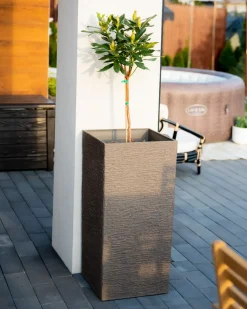 Outlet Beliani Vaso per piante TENNO 40 cm scuro Marrone