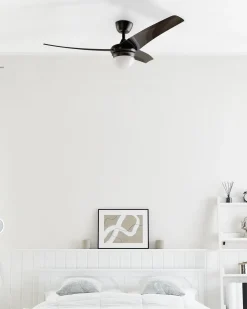 Clearance Beliani Ventilatore a soffitto con luce JIBOA con telecomando Nero