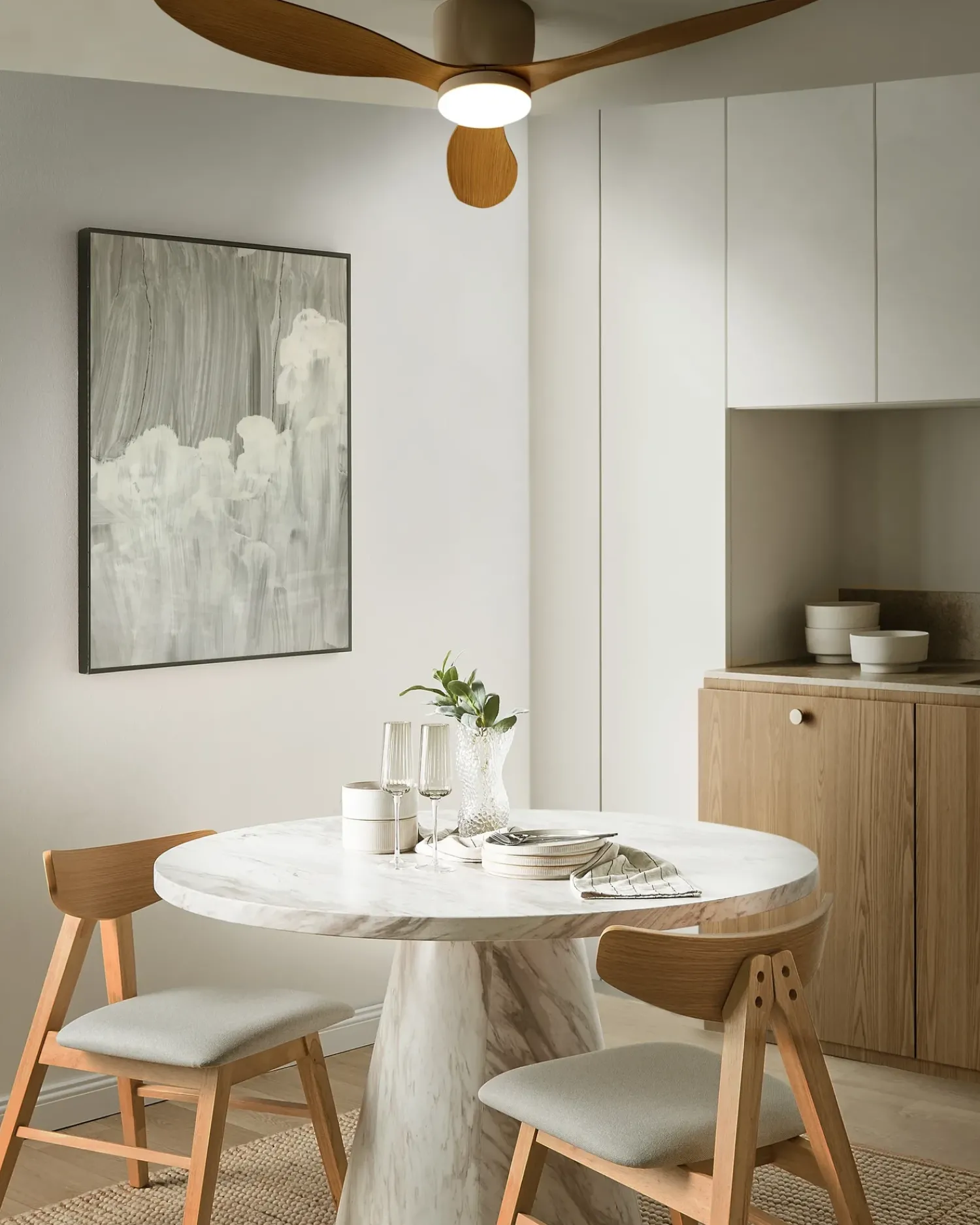 Discount Beliani Ventilatore a soffitto con luce VEMBAR con telecomando LED Marrone chiaro Bianco Marrone